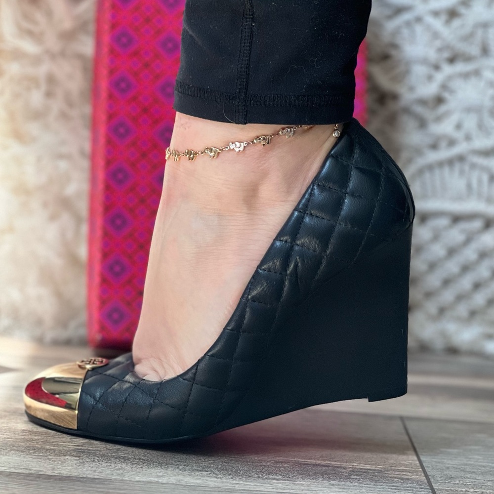 Tory Burch Wedge shoes size 10.5 quilted leather shoes